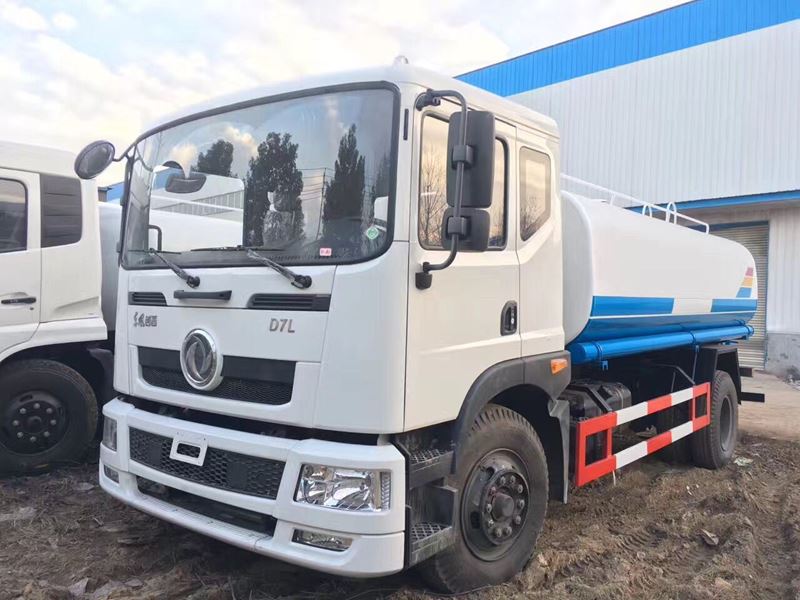 12����12�����|�L����D7L�G����ˮ܇�DƬ