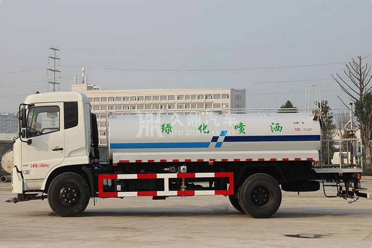 10���|�L(f��ng)���\�G����ˮ܇�DƬ