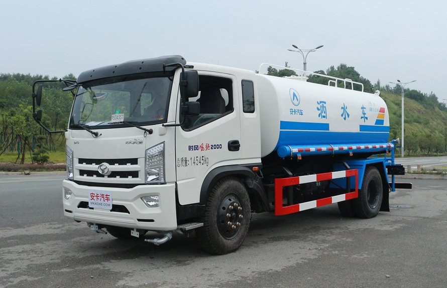 �r�L(f��ng)10����ˮ܇