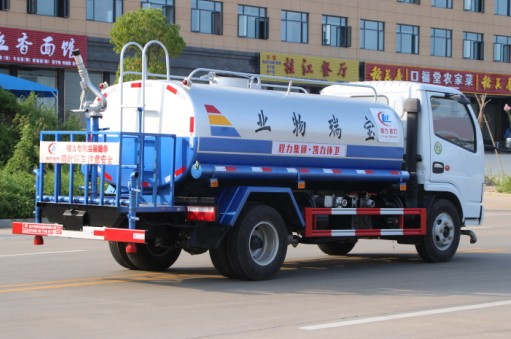 5���|�L�P���؞�ˮ܇����DƬ