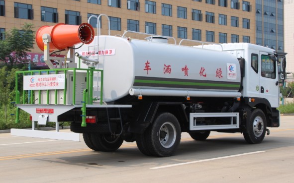 �|�L������D9��ˮ܇���F�ڣ��A�ޣ�����DƬ