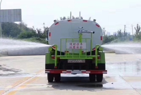 ��(gu��)��10���|�L(f��ng)���𿨞�ˮ܇����DƬ