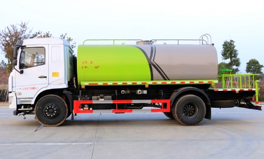 12����ˮ܇�����b���ه�ˮ_��(gu��)��12���|�L(f��ng)���õױPD3L�G����ˮ܇�S�҃r(ji��)��3