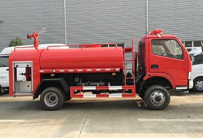 �|�LС�������ɭ��������ˮ܇�DƬ