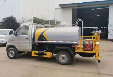 �����{�Ɩ|�LС������ˮ܇