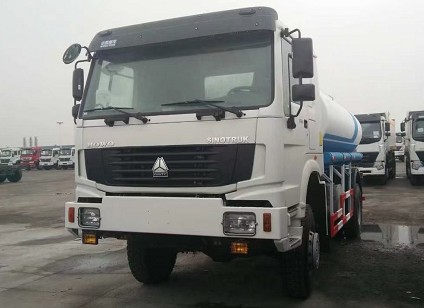 ���ڰ�4X4ȫ�Ӻ���13����ˮ܇�෽λ�DƬ