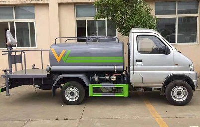 �|�LС������ˮ܇�DƬ