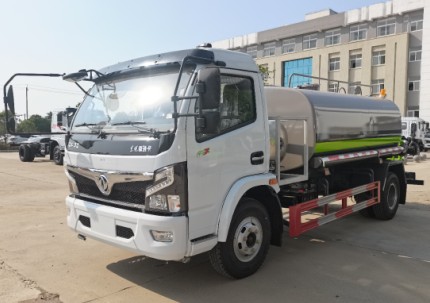 �����|�L(f��ng)������Ȼ�➢ˮ܇�෽λ�DƬ