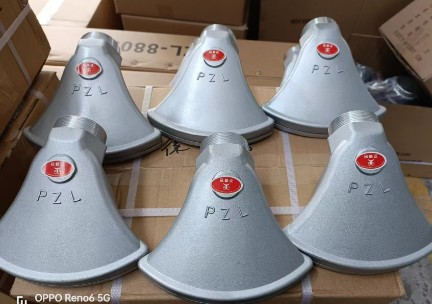 �f������