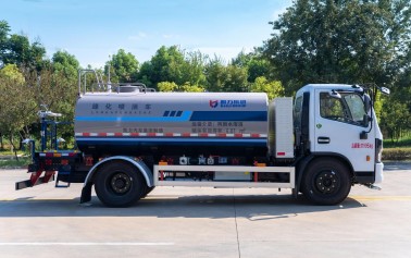 �|�L(f��ng)������늻�τ�(d��ng)����ˮ܇_KLF5120GPSPHEV�Ͳ��ʽ��τ�(d��ng)���G������܇